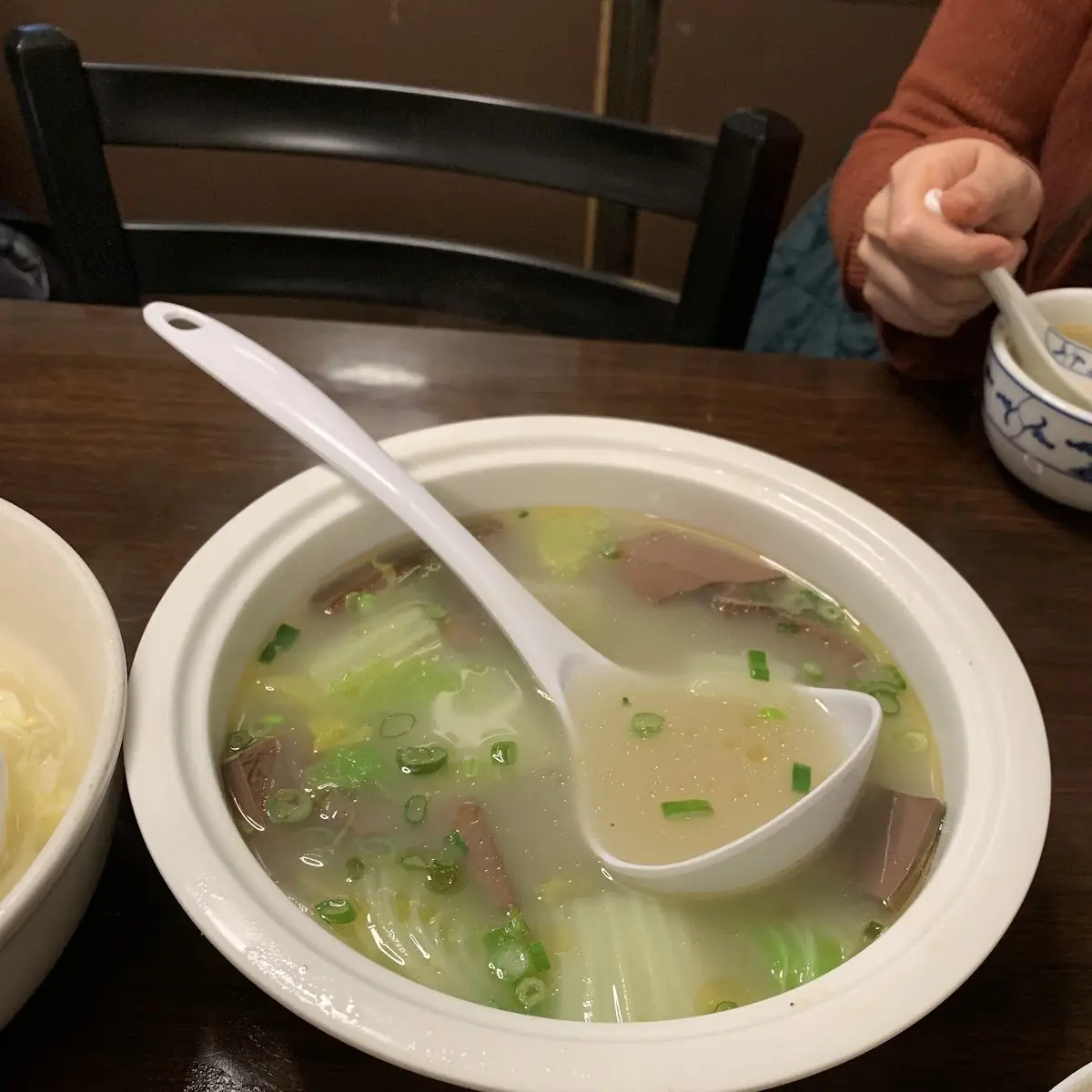 minced beef w egg & cilantro soup 西湖牛肉羹